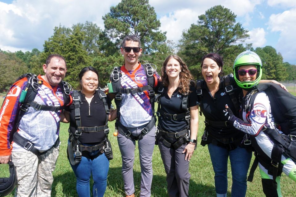 corporate-outing-tandem-skydive