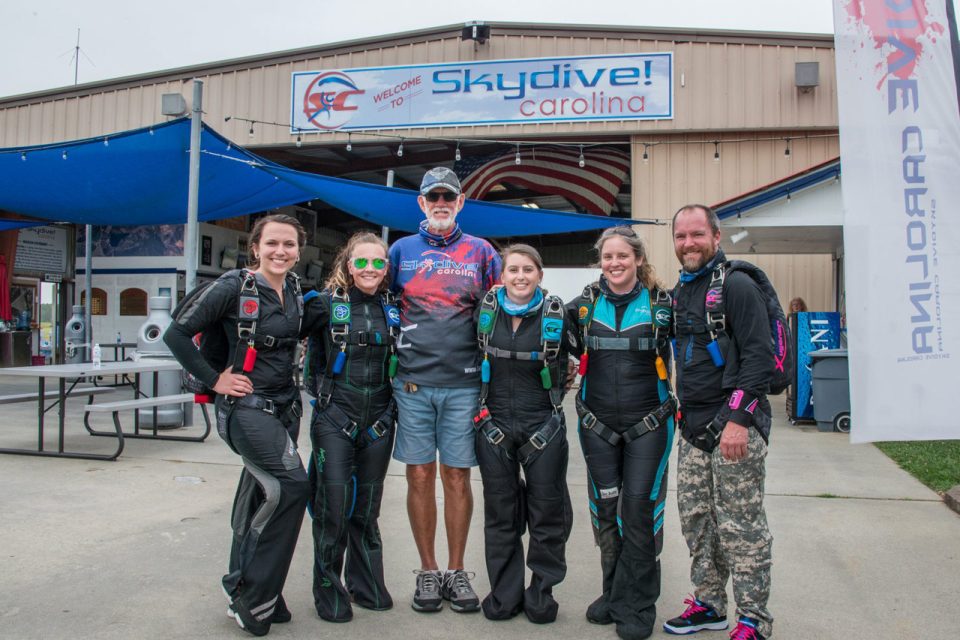 skydive-carolina-danny-smith-with-team