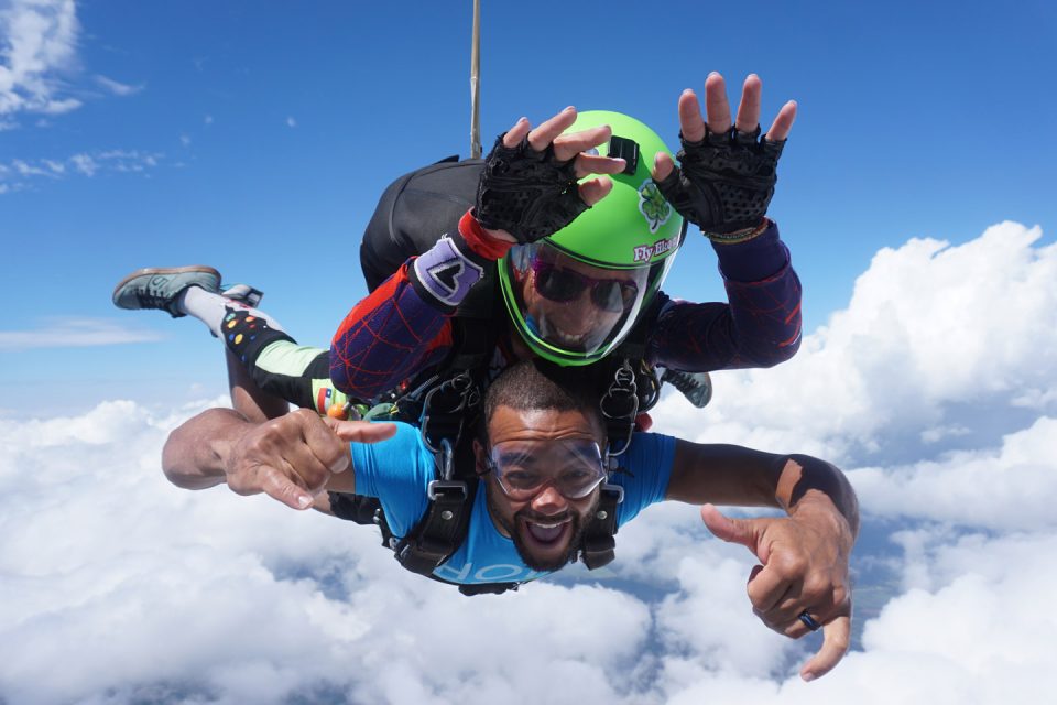 skydiving-asheville-african-american-tandem-student-having-fun-with-cathy