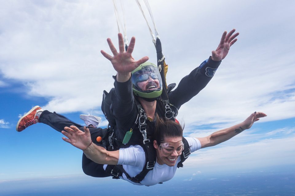 skydiving-greenville-tandem-instructor-stretched-out-smiling