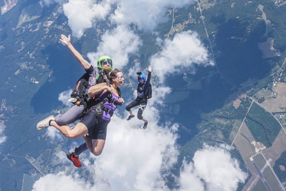 tandem-and-videographer-exiting-plane