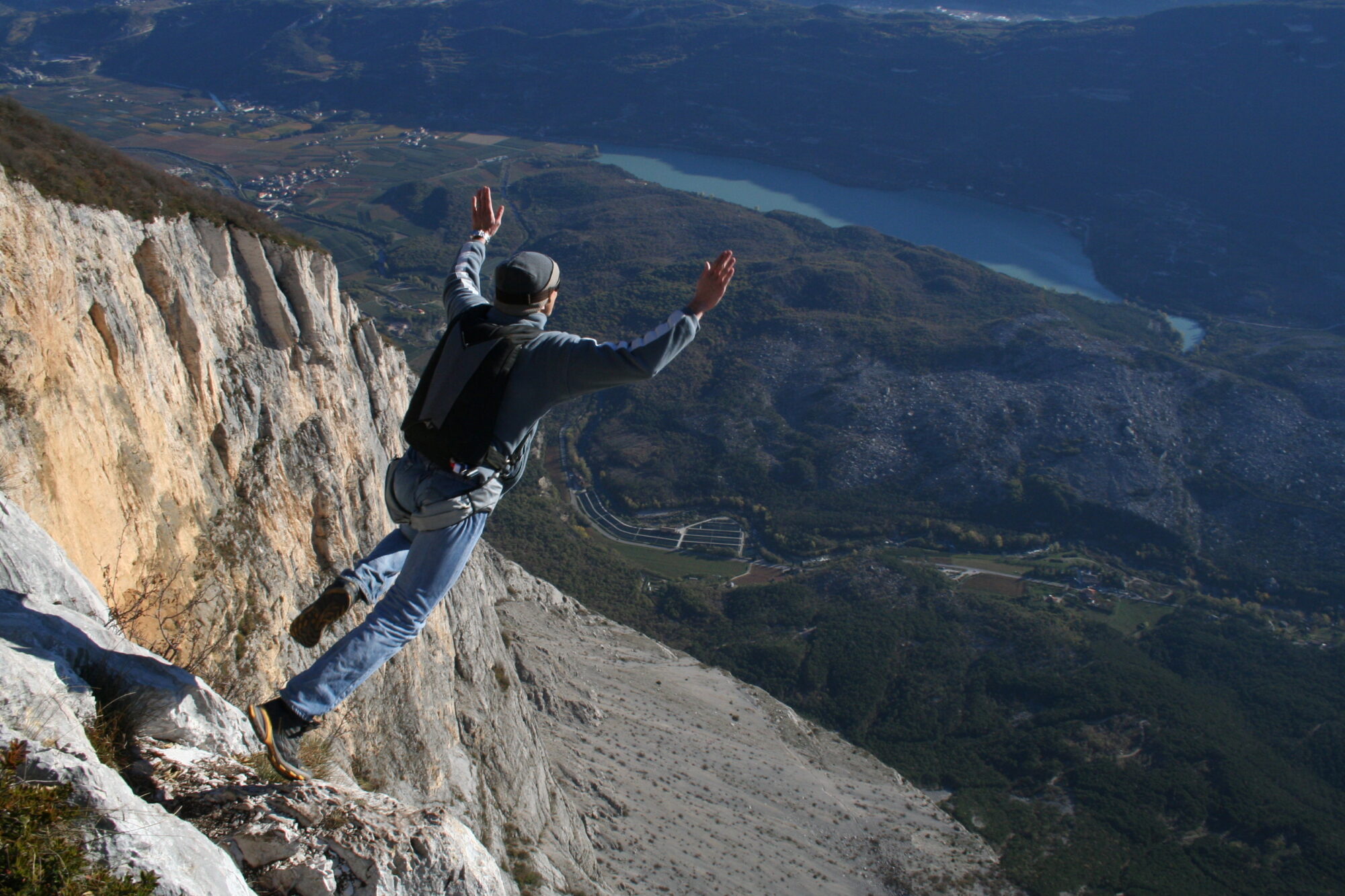 BASE Jumping Vs Skydiving (Differences Explained) - Skydive Carolina